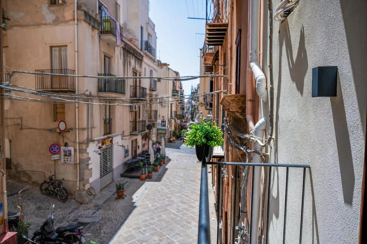 Incao Holiday Giudecca House Чефалу 0*,
