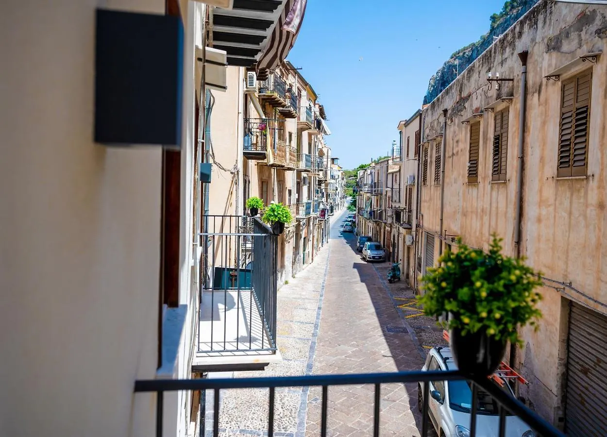 Incao Holiday Giudecca House Чефалу