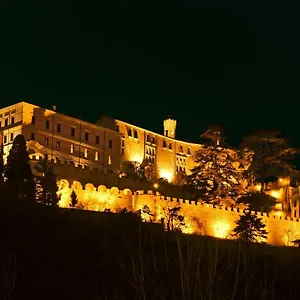il-borgo-dei-laghi.hotelinveneto.com/